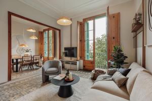 Kaax - 3 bedrooms and balcony in Eixample