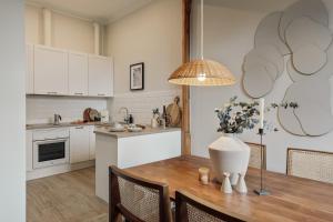 Kaax - 3 bedrooms and balcony in Eixample