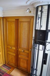 Appartements Haussmann-style flat with Montmartre view : photos des chambres