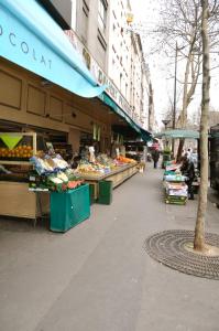 Appartements Haussmann-style flat with Montmartre view : photos des chambres