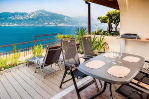 Panoramic Apartment SoleLago