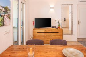 Panoramic Apartment SoleLago