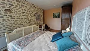 Maisons de vacances Gite Gite du Chatelard 87 N°2 : photos des chambres