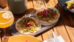 Hotels Holiday Inn Nice - Port St Laurent by IHG : photos des chambres