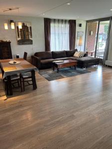 Lounge Park Apartment