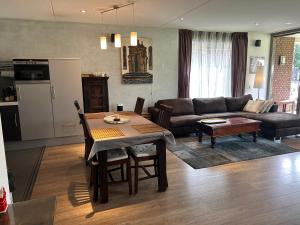 Lounge Park Apartment