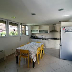 Great apartment for 5 near city center