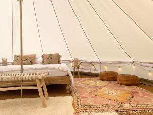 Tentes de luxe Hidden gem! boho glamping tent with pool and hot tub : photos des chambres