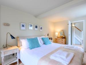 1 Bed in Beaulieu 78926