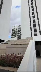 Quzuri Homestay - Artesano Delux Studio near JKIA & SGR Nairobi