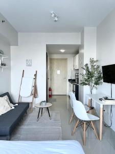 Vibrant Jazz Makati unit 2102 with balcony