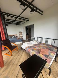 Agora Sundeck Tsikhisdziri