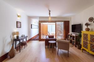 Garden of Eden - 2 bdrs, elevator, AC and terrace