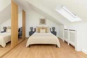 2 Bed Flat in Acton Town