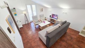 Apartments Zora, Sea View Balcony, Free Parking in Dobrota Kotor