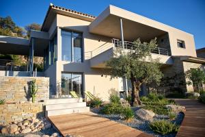 Villas Magnifique villa avec piscine chauffee, vue mer et montage : photos des chambres