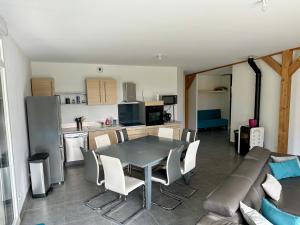 Maisons de vacances Maison eco-chic 4 chambres proche Lac et Troyes jardin WiFi nigloland : photos des chambres