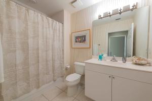 Regatta at Vanderbilt Beach―Unwind in Style