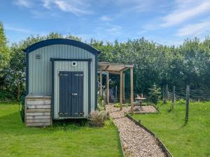 Daisy Shepherds Hut