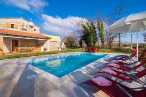 Villa Sergio, a beautiful rustic villa with a huge garden