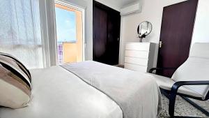 Apartamento Sol y Arena con vista al mar y piscina