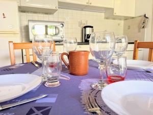 Maisons de vacances Ty Foc - Maisonnette en bord de mer - Jardin & Tennis : photos des chambres
