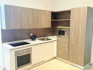 1 Palm Beach Penthouse - Seaview