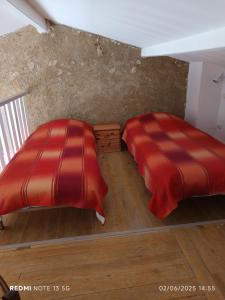 Maisons de vacances Le clos des romarins Gite le COQUELICOT : photos des chambres
