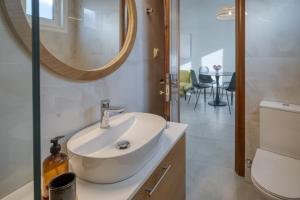 Omega Elounda2bedroom apartments city center WiFi