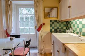 Spacious flat near city centre