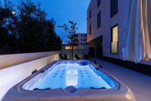 Latitude 44 Apartment