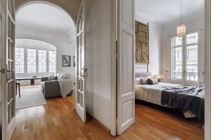 Vico - 4 bedrooms and office in Eixample Dreta