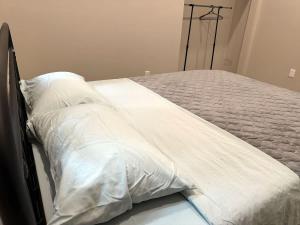 3-bedroom Lakefront Villa #6