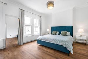 Modern 5-Bed Home in Maida Vale