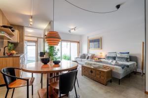HostWise – Modern Flat w Terrace | Near the Beach
