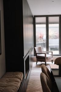 Cosmopolitan Hideaway