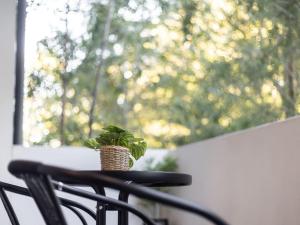 2BR Apartment with Balcony Easy AccessHotspot