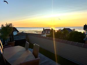 Appartements Appartement familial - 2 toits terrasses - vue mer - hyper centre d-Houlgate : Appartement 2 Chambres - Vue sur Mer