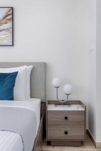 Waterfront 1 BR - Canal View - Fully Furnished - Business Bay - 15 Mins to Dubai Mall and Burj Khalifa