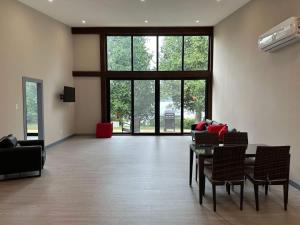 3-bedroom Lakefront Villa #3