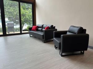 3-bedroom Lakefront Villa #3