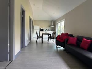 3-bedroom Villa in Lakefield #12
