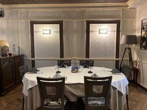 Logis Hotel & Restaurant - Hostellerie du Prieuré