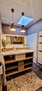 Appartements LE LOFT DE THAU, Standing, Grand Patio, Deco Boheme, Parking, Climatisation : photos des chambres