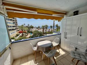 Apartamento con piscina climatizada y vista al mar