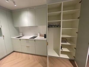 Studio By Juliz - top location at the beach & in city center!