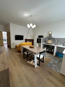 Appartamento con patio img2