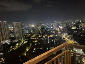 Cozy Studio Across Ayala Mall