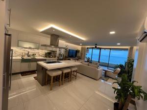 Apartamento de playa recién remodelado