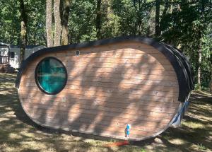 Campings Nuit insolite dans un petit Hobbit en bois : photos des chambres